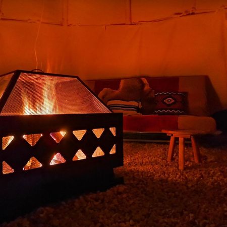 מלון Chodouny Teepee Camp Lounky מראה חיצוני תמונה