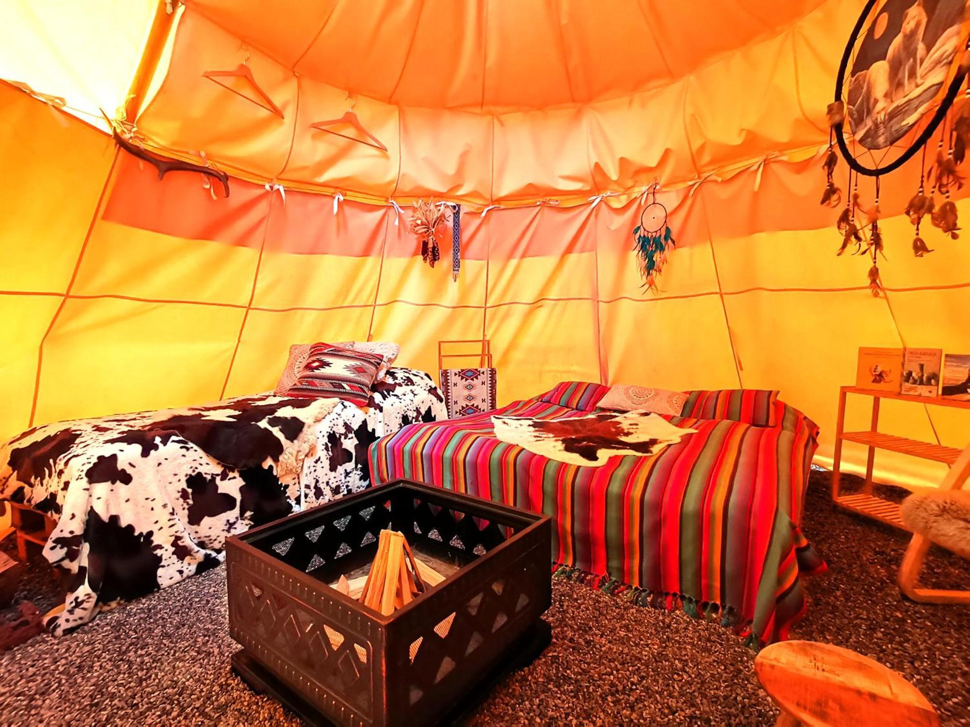 מלון Chodouny Teepee Camp Lounky מראה חיצוני תמונה