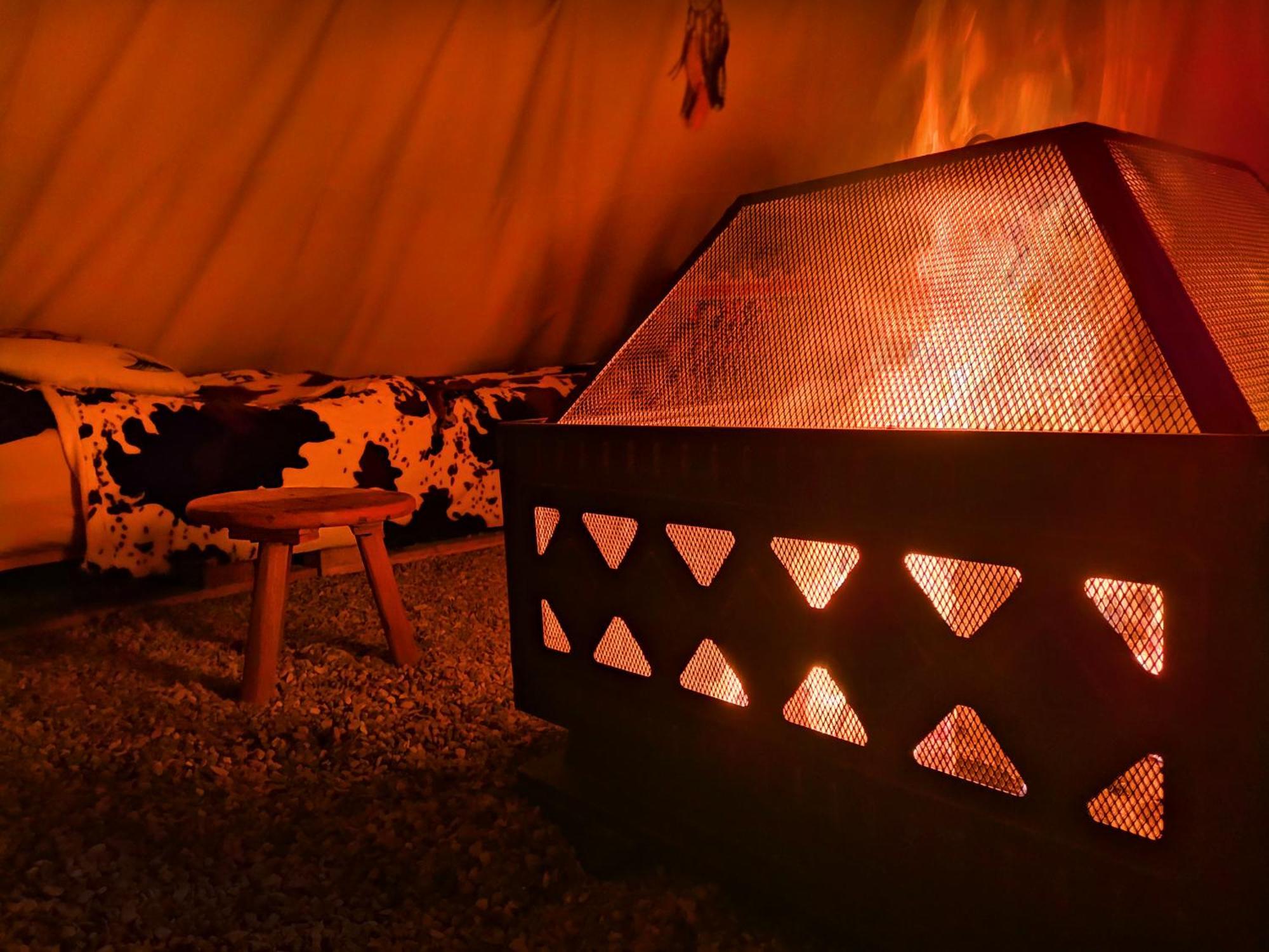מלון Chodouny Teepee Camp Lounky מראה חיצוני תמונה